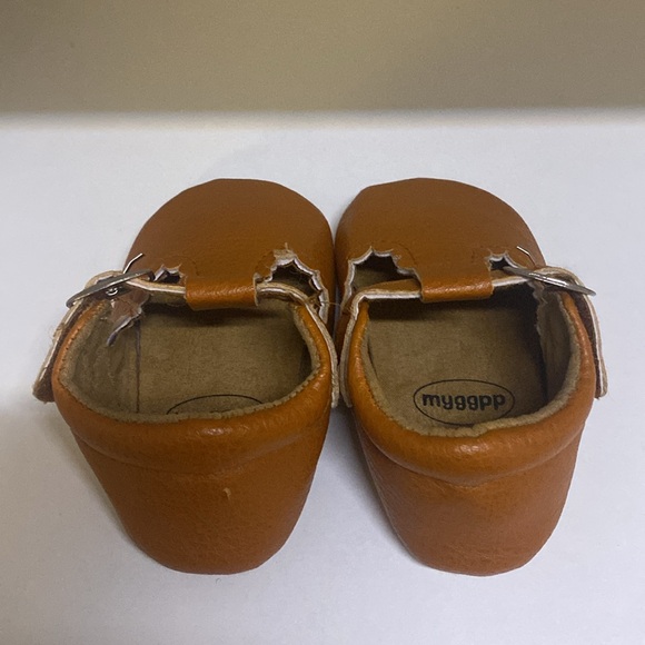 Toddler Brown Dress shoes size 4 - Picture 3 of 5